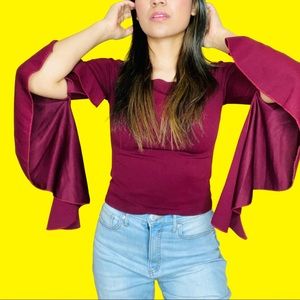 Size Small Bell Sleeve Blouse!!🔥💔